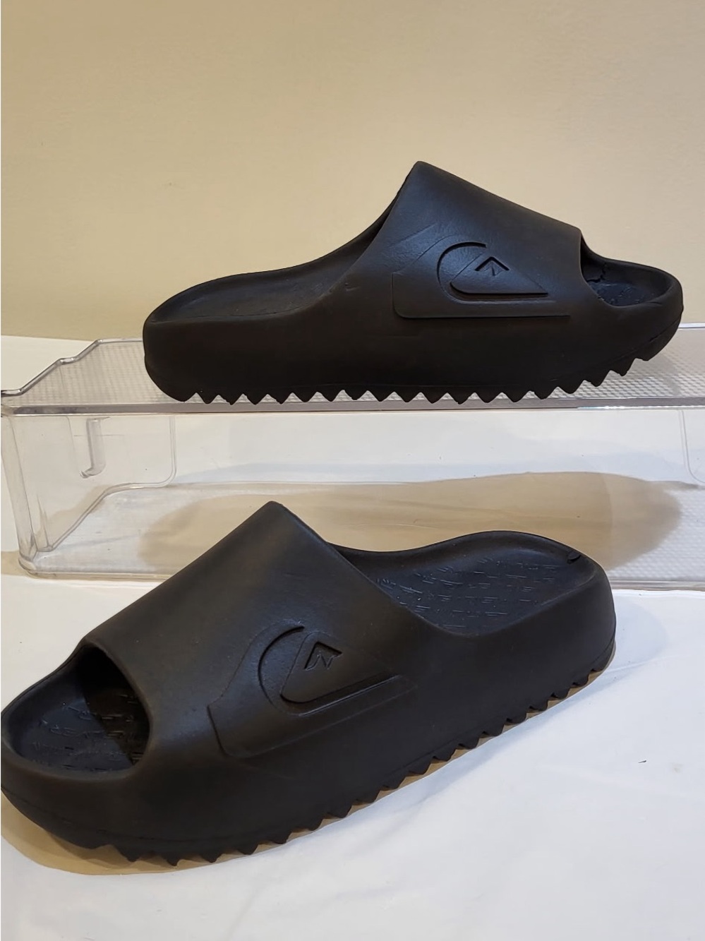 QUIKSILVER Cloudbreak black slipon clogs
